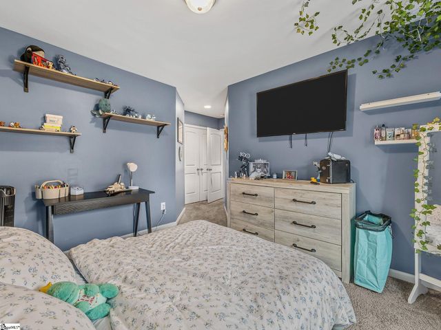 655 Autumn Breeze Walk, Inman, SC 33153