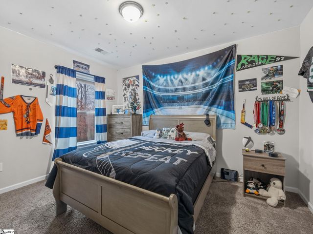 655 Autumn Breeze Walk, Inman, SC 33153