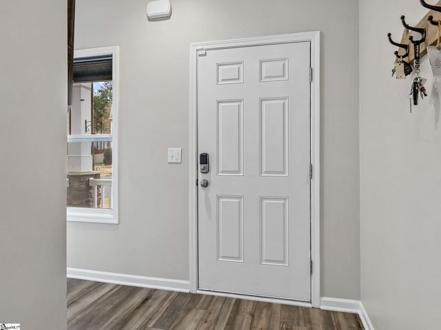 655 Autumn Breeze Walk, Inman, SC 33153