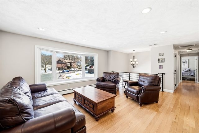 4 Gangi Ter, Woburn, MA 01801