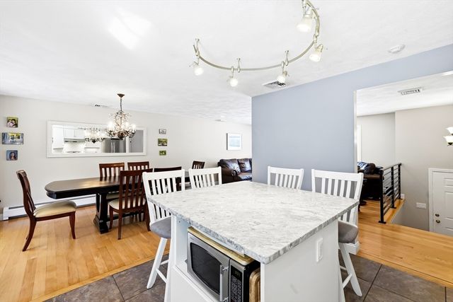 4 Gangi Ter, Woburn, MA 01801