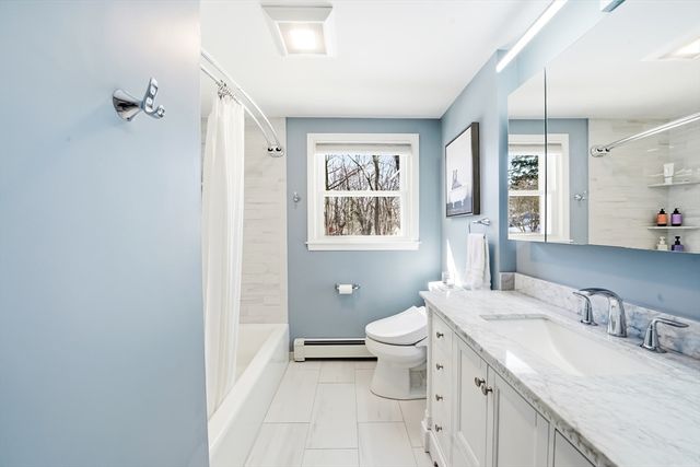 4 Gangi Ter, Woburn, MA 01801