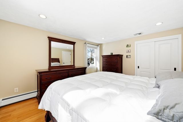 4 Gangi Ter, Woburn, MA 01801