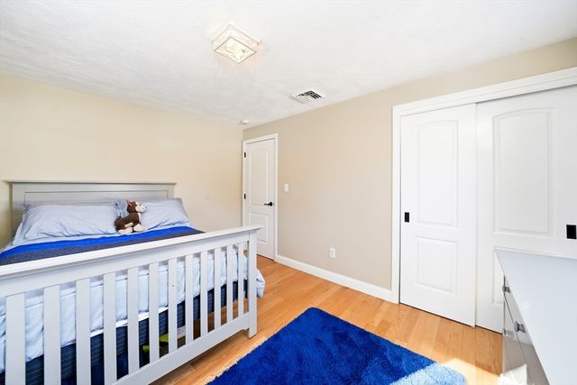 4 Gangi Ter, Woburn, MA 01801