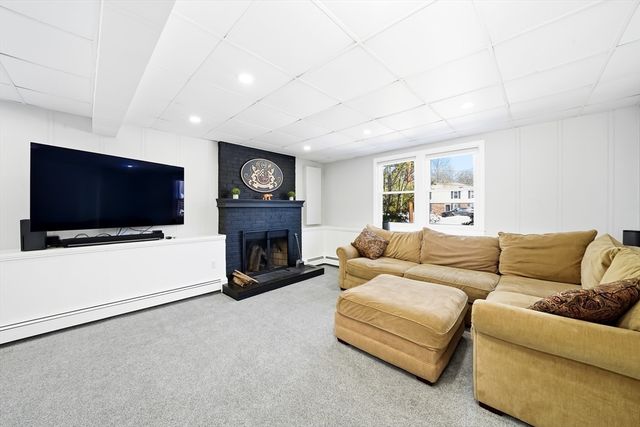 4 Gangi Ter, Woburn, MA 01801