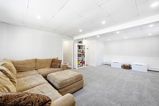 4 Gangi Ter, Woburn, MA 01801