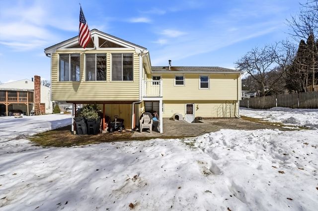 4 Gangi Ter, Woburn, MA 01801