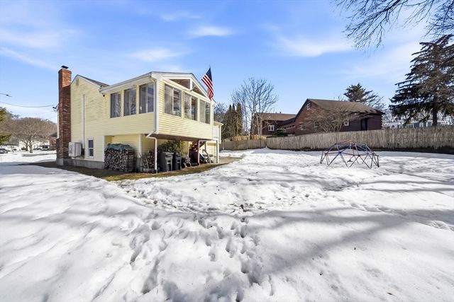 4 Gangi Ter, Woburn, MA 01801