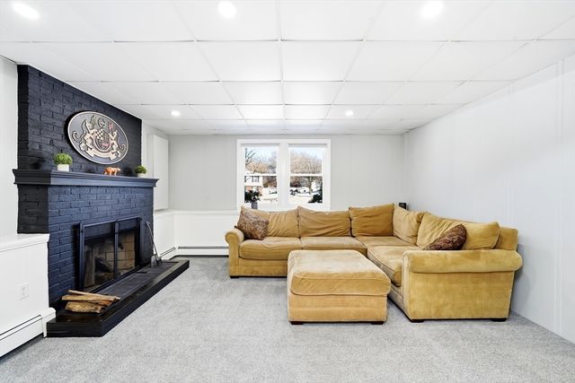 4 Gangi Ter, Woburn, MA 01801