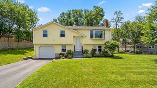 4 Gangi Ter, Woburn, MA 01801