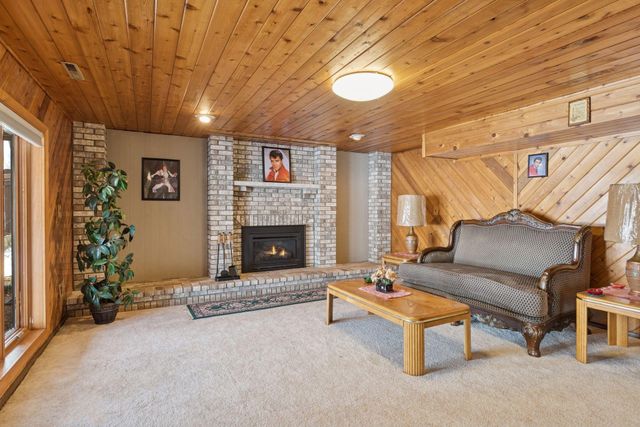 6233 Kelvin Avenue N, Stillwater, MN 55082