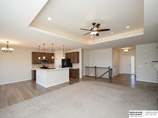 5613 N 179th Street, Omaha, NE 68116