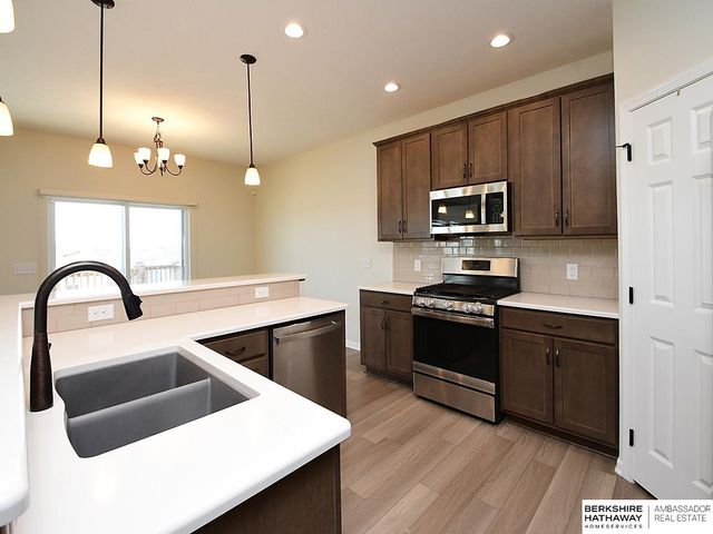 5613 N 179th Street, Omaha, NE 68116