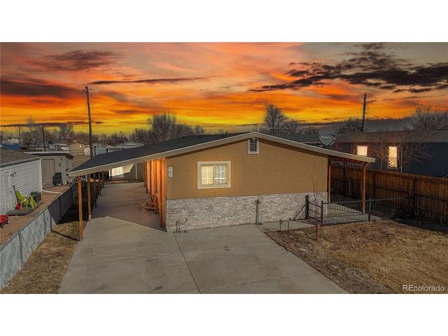 703 Locust Ave, Lochbuie, CO 80603