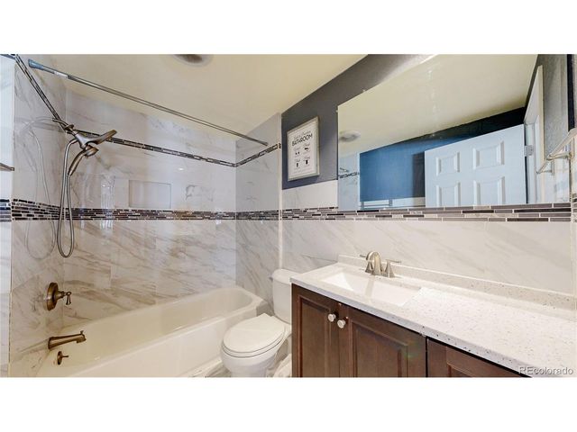 703 Locust Ave, Lochbuie, CO 80603