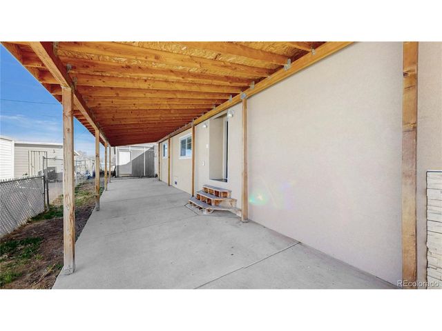 703 Locust Ave, Lochbuie, CO 80603