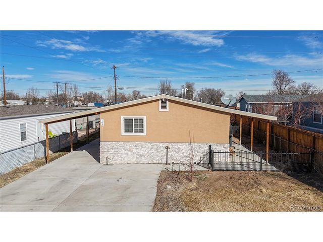 703 Locust Ave, Lochbuie, CO 80603