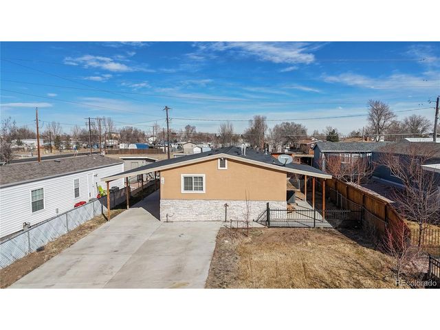 703 Locust Ave, Lochbuie, CO 80603