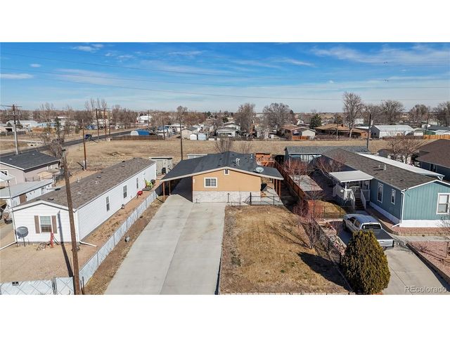 703 Locust Ave, Lochbuie, CO 80603