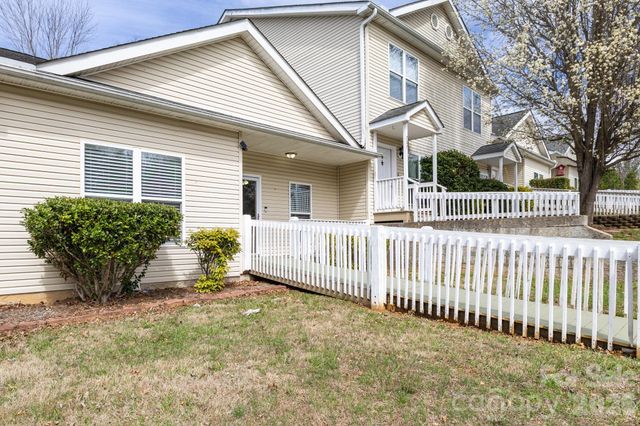 709 Villas Court, Asheville, NC 28806