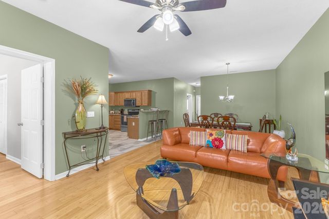 709 Villas Court, Asheville, NC 28806