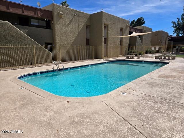 1701 W TUCKEY Lane 138, Phoenix, AZ 85015