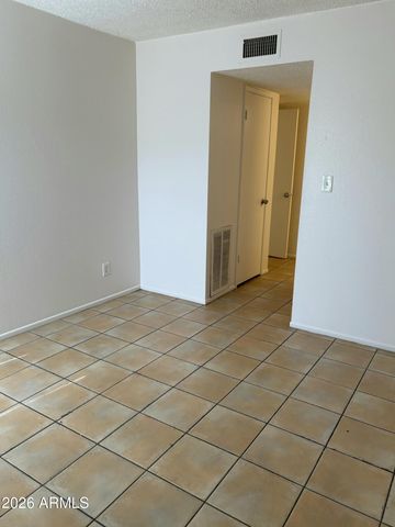 1701 W TUCKEY Lane 138, Phoenix, AZ 85015