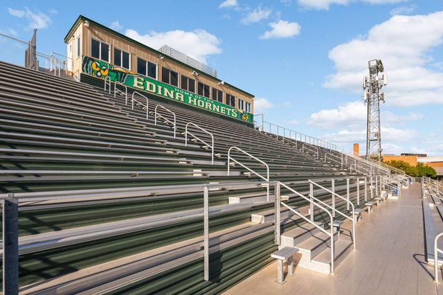 6008 Halifax Avenue S, Edina, MN 55424