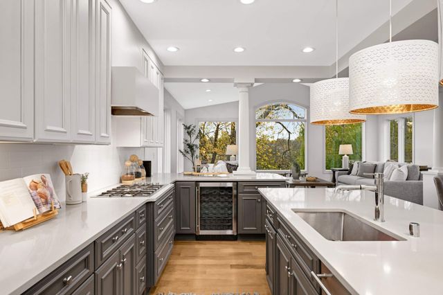 6008 Halifax Avenue S, Edina, MN 55424