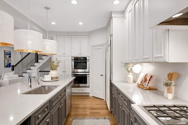 6008 Halifax Avenue S, Edina, MN 55424