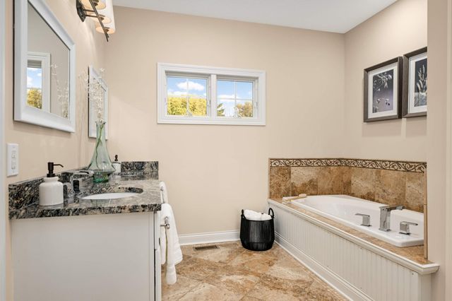 6008 Halifax Avenue S, Edina, MN 55424