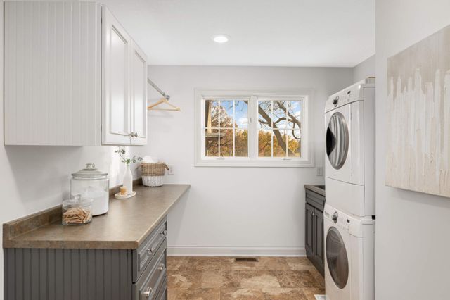 6008 Halifax Avenue S, Edina, MN 55424