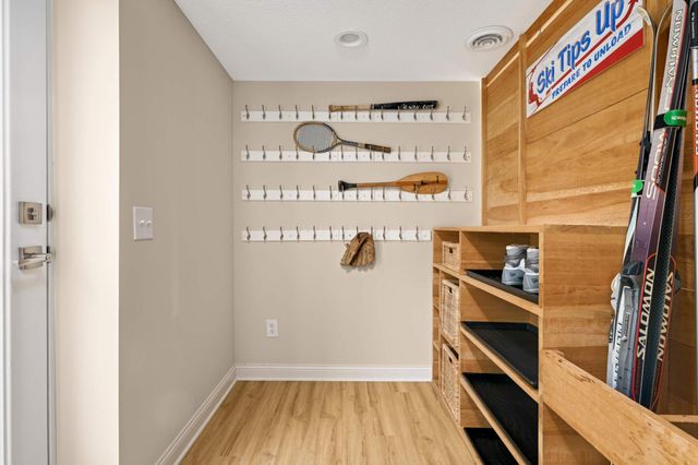 6008 Halifax Avenue S, Edina, MN 55424