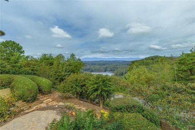 5739 Ridgewater Circle, Gainesville, GA 30506