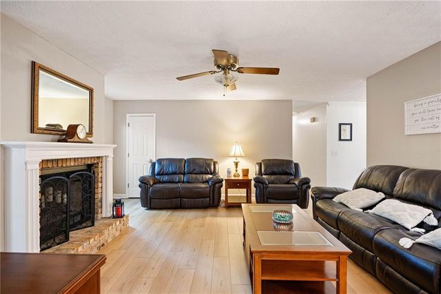 2058 Shillingwood Drive NW, Kennesaw, GA 30152