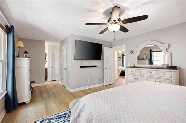 2058 Shillingwood Drive NW, Kennesaw, GA 30152