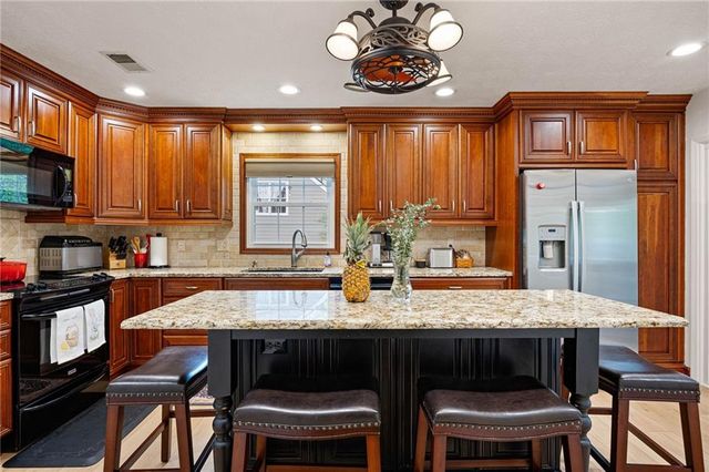 2058 Shillingwood Drive NW, Kennesaw, GA 30152