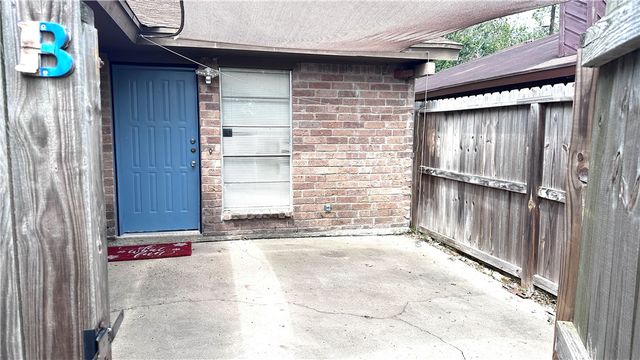 6620 Hardwick Dr, Corpus Christi, TX 78412