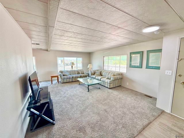 399 W Teton Dr, Yuma, AZ 85365