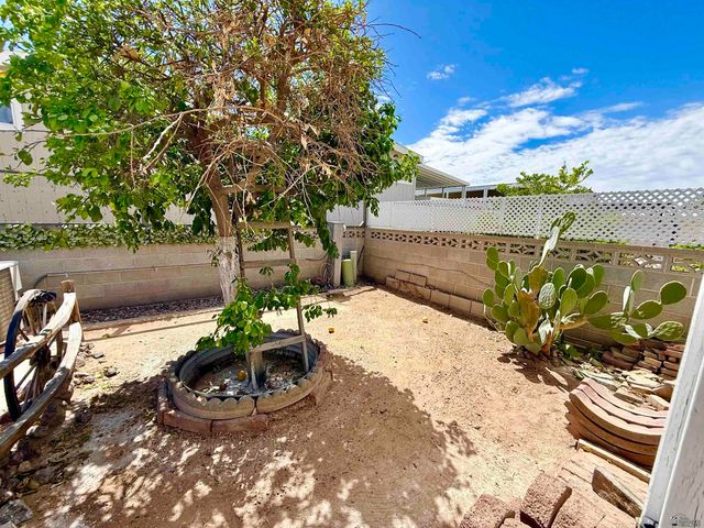 399 W Teton Dr, Yuma, AZ 85365
