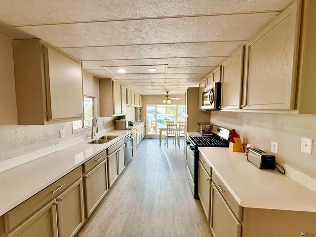 399 W Teton Dr, Yuma, AZ 85365