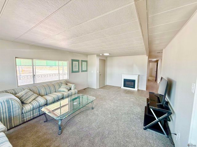 399 W Teton Dr, Yuma, AZ 85365