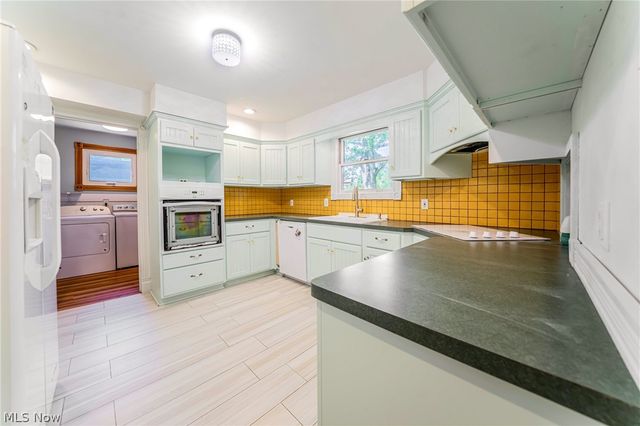 563 Louis Drive, Berea, OH 44017