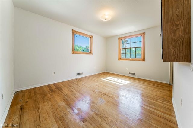 563 Louis Drive, Berea, OH 44017