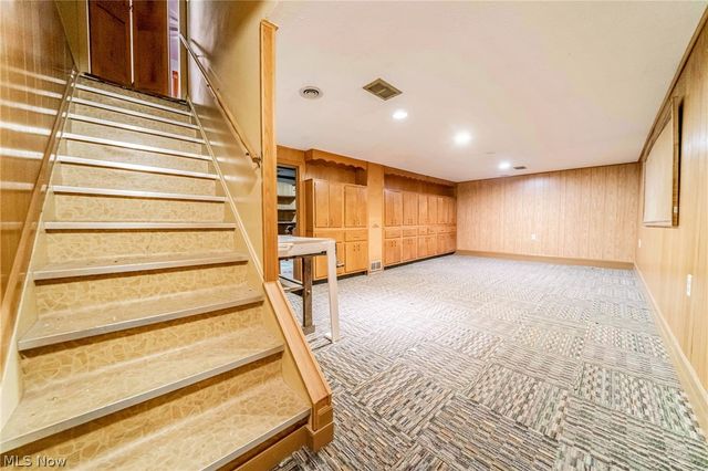 563 Louis Drive, Berea, OH 44017
