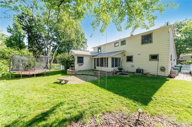 563 Louis Drive, Berea, OH 44017