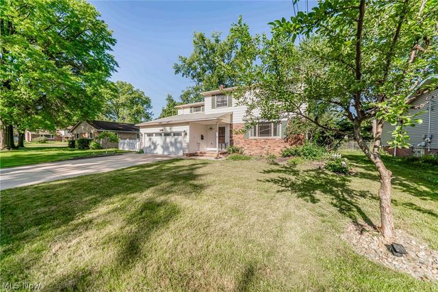 563 Louis Drive, Berea, OH 44017