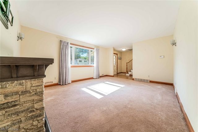 563 Louis Drive, Berea, OH 44017