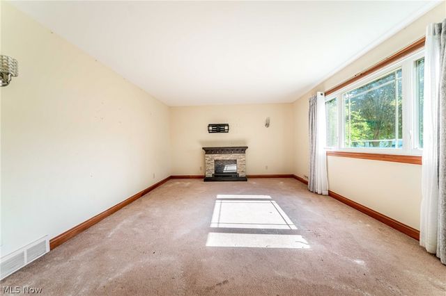 563 Louis Drive, Berea, OH 44017