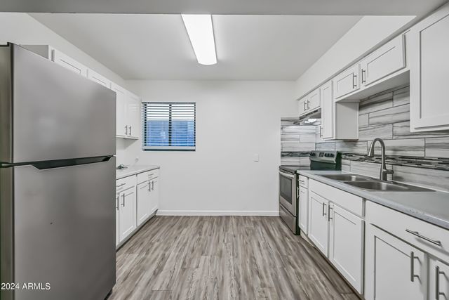 1744 W Glendale Avenue 8B, Phoenix, AZ 85021